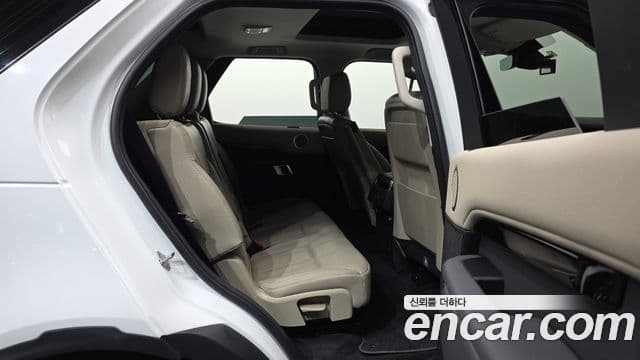 Land Rover Discovery 5 2018 — ფოტო 12/20