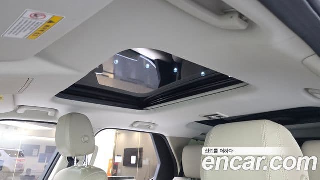 Land Rover Discovery 5 2018 — ფოტო 19/20