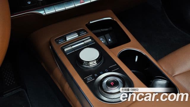 Genesis GV70 2021 — Şəkil 9/20