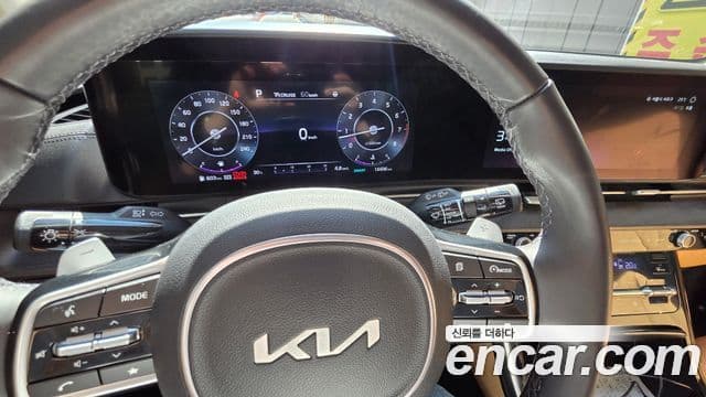 Kia Carnival 2022 — Şəkil 9/10