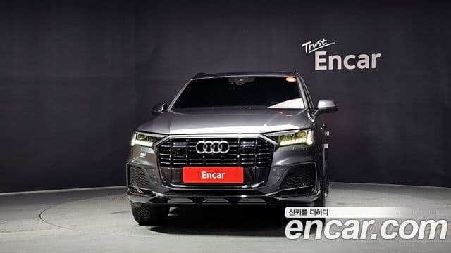 Audi Q7 2021 — ფოტო 3/20