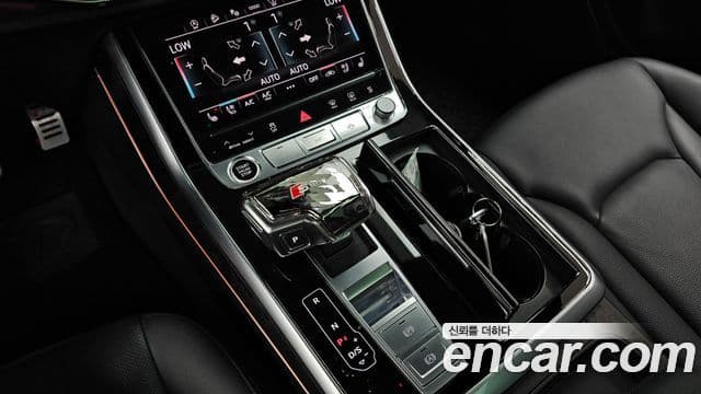 Audi Q7 2021 — ფოტო 9/20