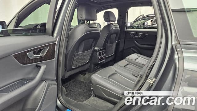 Audi Q7 2021 — ფოტო 11/20