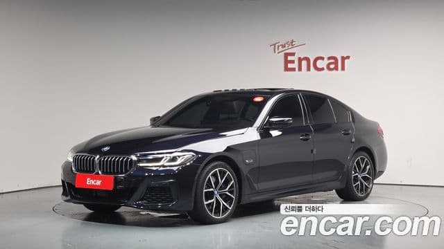 BMW 5 Series 2023 — ფოტო 1/20
