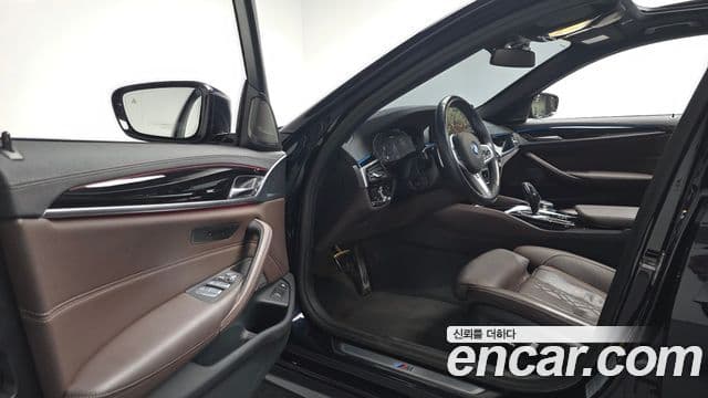 BMW 5 Series 2023 — ფოტო 10/20