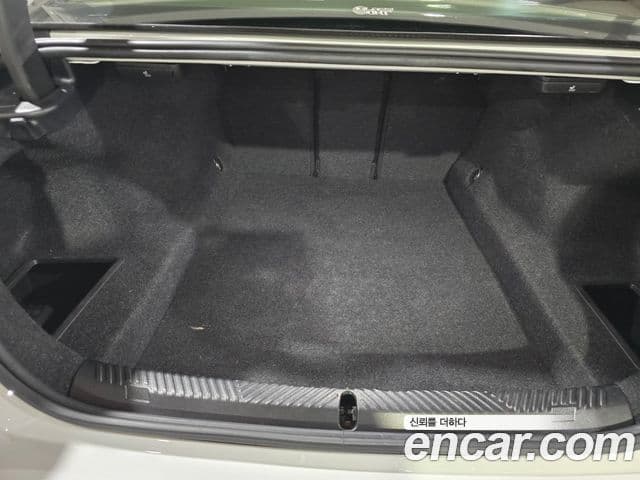 BMW 5 Series 2023 — ფოტო 15/20