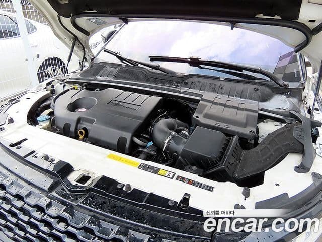 Land Rover Range Rover Evoque 2018 — Şəkil 19/20