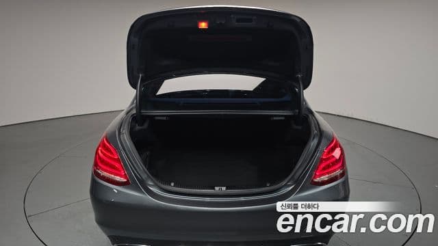 Mercedes-Benz C-Class 2018 — фото 20 из 20