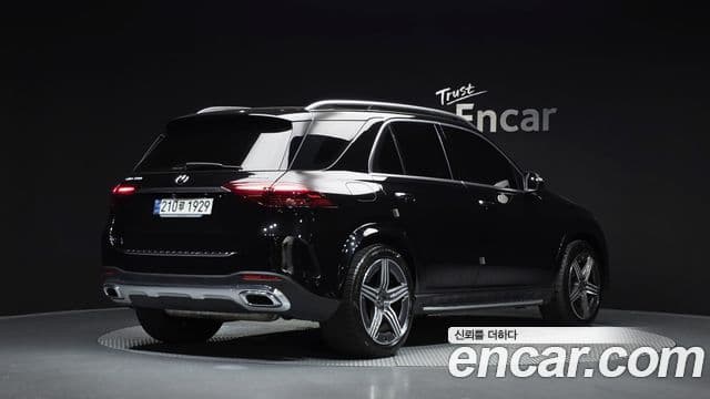 Mercedes-Benz GLE-Class 2023 — ფოტო 2/20
