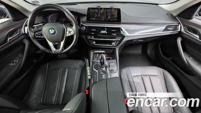 BMW 5 Series 2020 — Фото 10/20