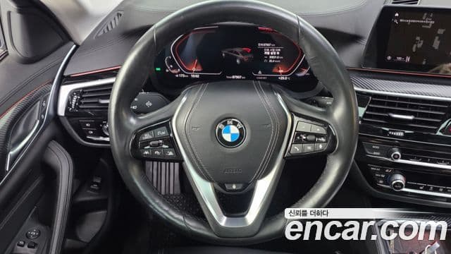 BMW 5 Series 2020 — Фото 13/20
