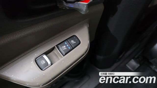 Kia Carnival 2024 — Фото 18/20