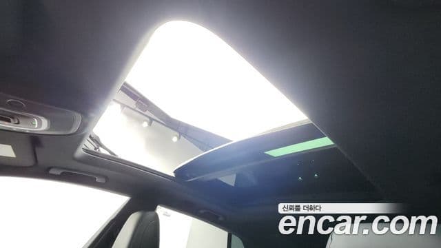 Audi Q8 2022 — Şəkil 10/36