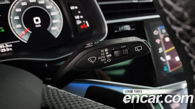 Audi Q8 2022 — Şəkil 36/36