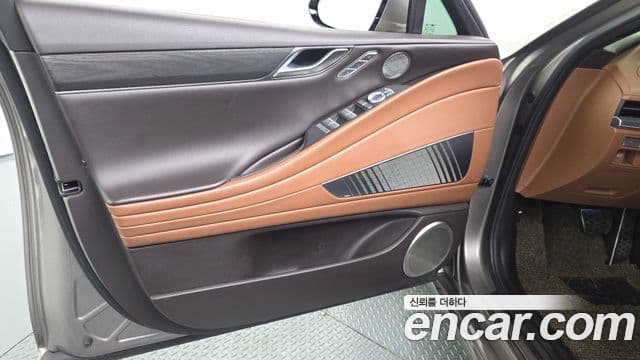 Genesis G80 2020 — Photo 15/35
