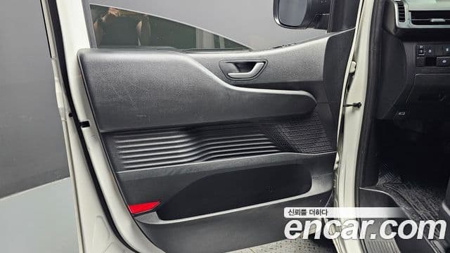 Hyundai Staria 2022 — Photo 12/31