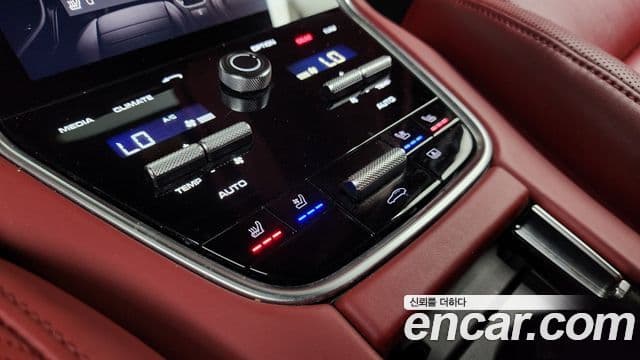 Porsche Panamera 2018 — Şəkil 19/20