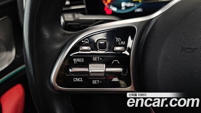 Mercedes-Benz GLE-Class 2023 — Photo 21/36
