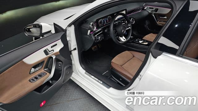 Mercedes-Benz CLA-Class 2025 — Фото 10/20