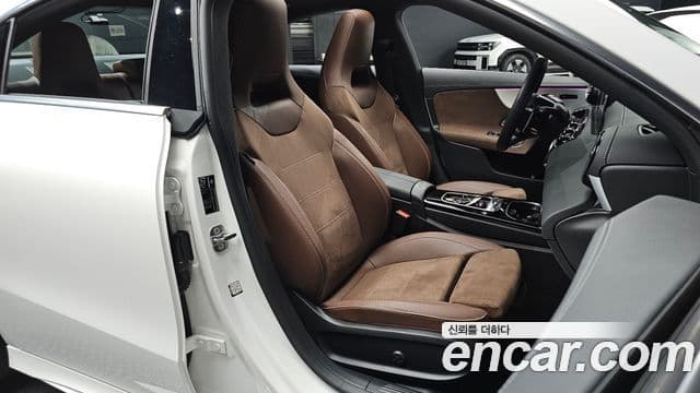 Mercedes-Benz CLA-Class 2025 — Photo 15/33