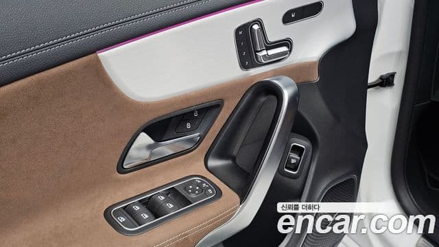 Mercedes-Benz CLA-Class 2025 — Photo 20/33