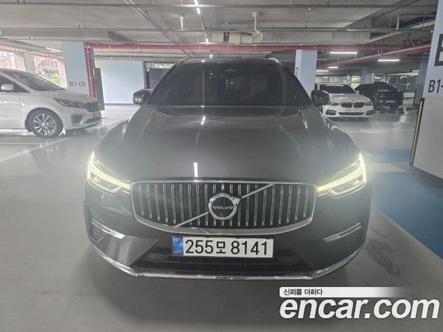 Volvo XC60 2025 — ფოტო 2/15