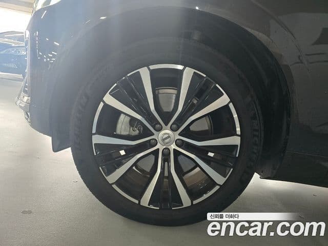 Volvo XC60 2025 — ფოტო 9/15