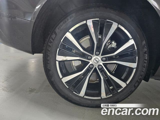 Volvo XC60 2025 — ფოტო 11/15