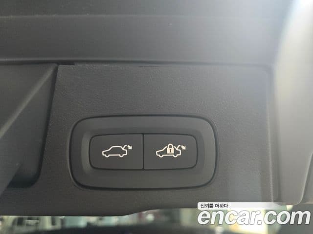 Volvo XC60 2025 — ფოტო 14/15