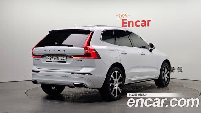 Volvo XC60 2019 — ფოტო 2/20