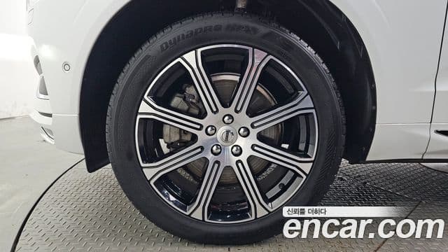 Volvo XC60 2019 — ფოტო 5/20