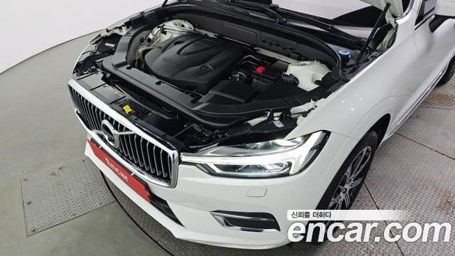 Volvo XC60 2019 — ფოტო 6/20