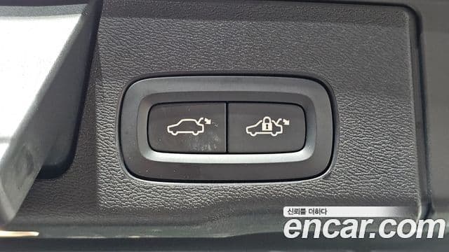 Volvo XC60 2019 — ფოტო 20/20