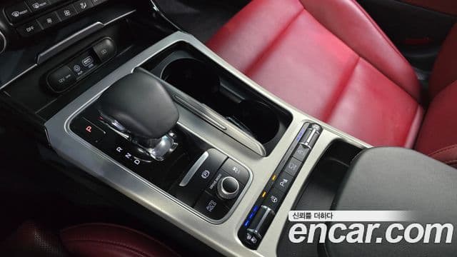 Kia Stinger 2020 — ფოტო 9/20