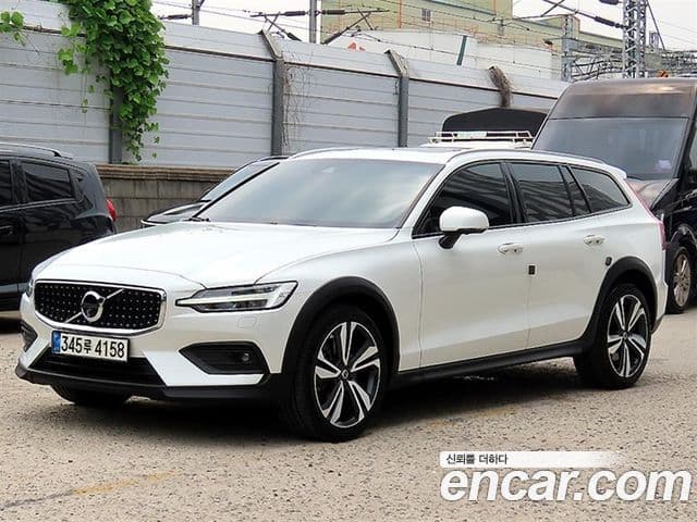 Volvo V60 Cross Country 2020 — Фото 1/20