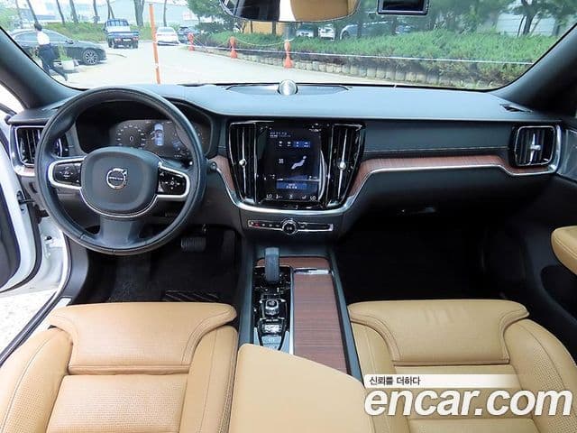 Volvo V60 Cross Country 2020 — Фото 10/20