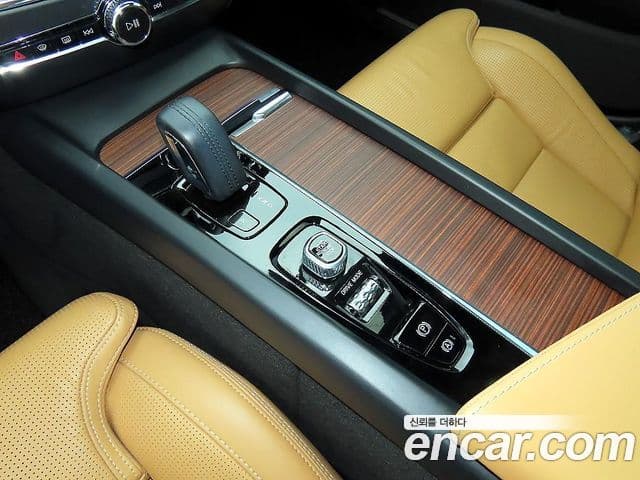 Volvo V60 Cross Country 2020 — Фото 11/20