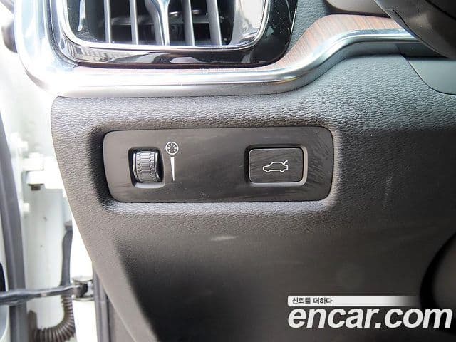 Volvo V60 Cross Country 2020 — Фото 13/20