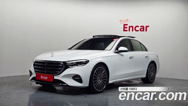 Mercedes-Benz E-Class 2025 — ფოტო 30/34