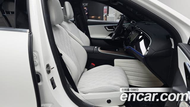 Mercedes-Benz E-Class 2025 — ფოტო 29/34