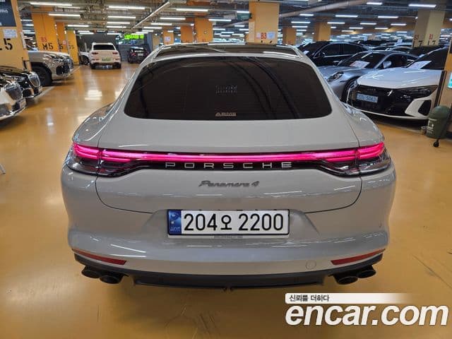 Porsche Panamera 2023 — ფოტო 3/20