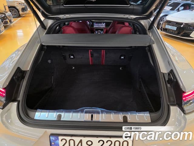 Porsche Panamera 2023 — ფოტო 5/20