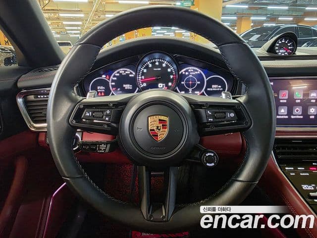 Porsche Panamera 2023 — ფოტო 8/20