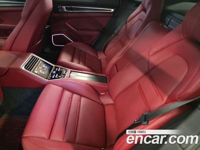 Porsche Panamera 2023 — ფოტო 10/20