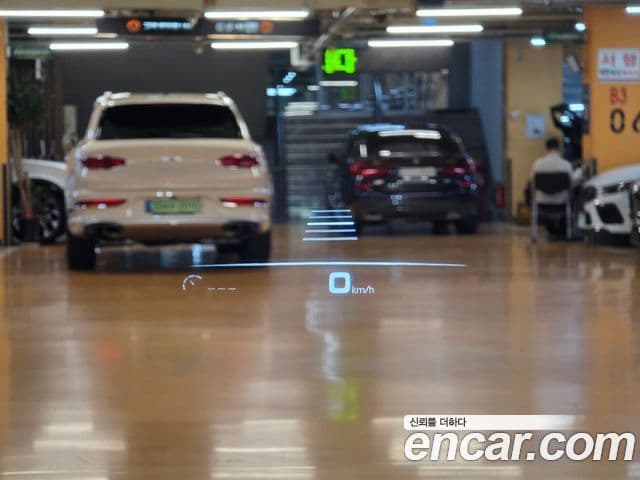 Porsche Panamera 2023 — ფოტო 11/20