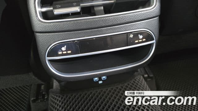 Genesis GV70 2021 — Şəkil 19/20
