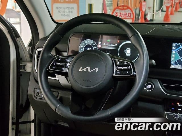 Kia Seltos 2023 — Şəkil 8/20
