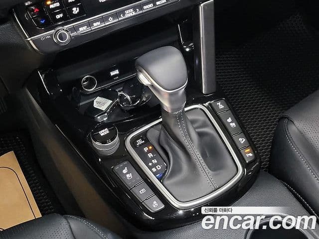 Kia Seltos 2023 — Şəkil 12/20
