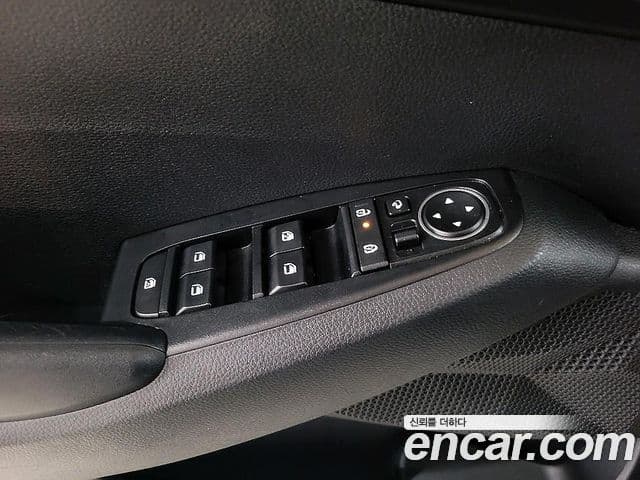 Kia Seltos 2023 — Şəkil 13/20