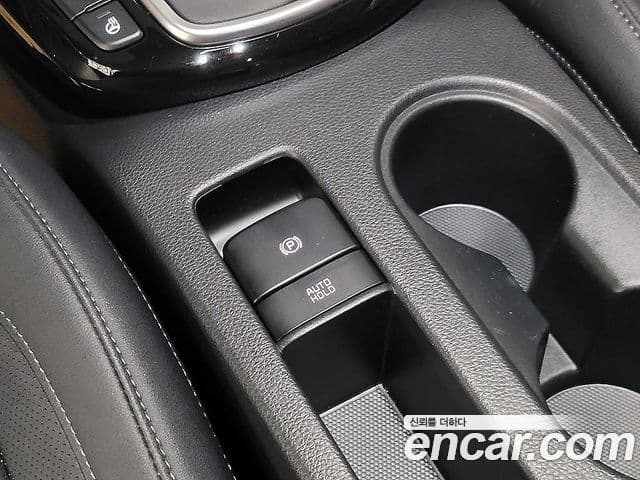 Kia Seltos 2023 — Şəkil 17/20